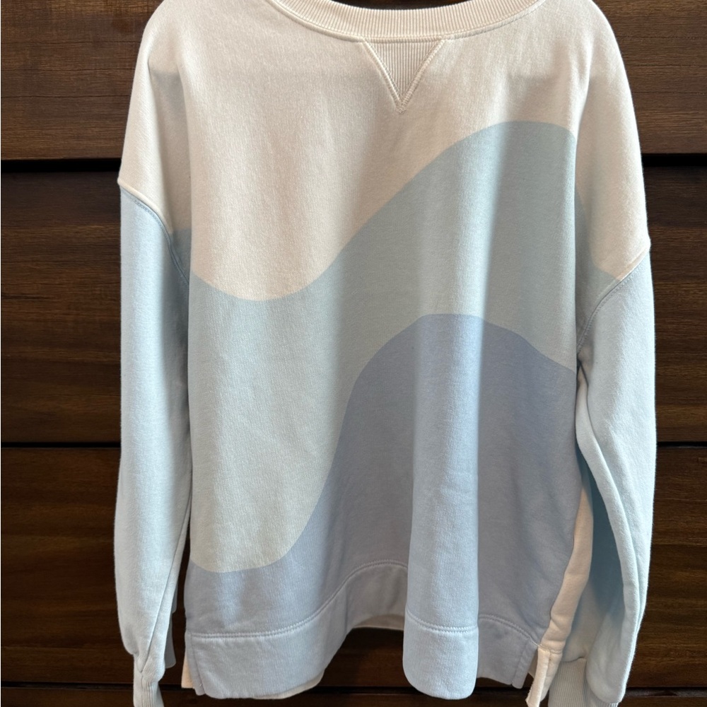 Old Navy Cozy White and Light Blue Sweatshirt